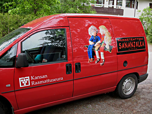 kes&auml;n&auml;yttely-2001